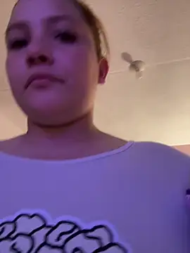 Snapshot of EmilyBarragan chatting on January 2025 04:28:01 AM EmilyBarragan online show from January 2025 04:28:01 AM