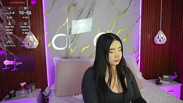 haylie  online show from December 2024 03:07:01 AM