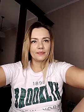 KrissSexi online show from October 2025 04:42:01 AM