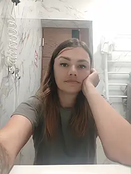 KrissSexi online show from July 2026 01:24:01 PM