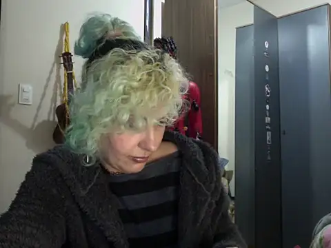 MariLouM online show from June 2026 08:57:02 PM