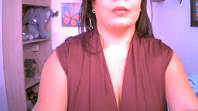 Snapshot of ChiaraFioree chatting on April 2026 08:04:02 PM ChiaraFioree online show from April 2026 08:04:02 PM