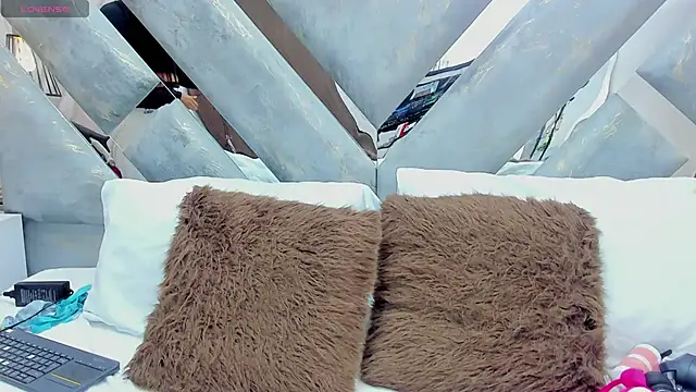 ZiaCalifa online show from October 2025 11:54:01 AM