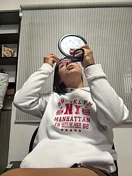 ZiaCalifa online show from December 2025 12:46:02 PM