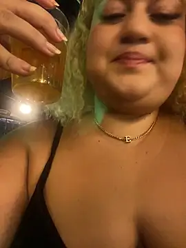 Snapshot of MinaBoss chatting on February 2025 01:47:01 AM MinaBoss online show from February 2025 01:47:01 AM