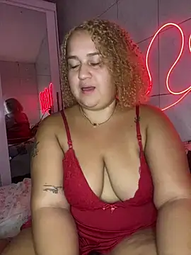 Snapshot of MinaBoss chatting on February 2025 12:06:01 AM MinaBoss online show from February 2025 12:06:01 AM