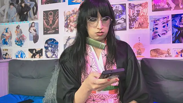 snowblack  online show from September 2025 05:38:02 PM