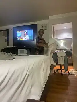 SlimBeenBadd1981 online show from February 2025 07:10:02 PM