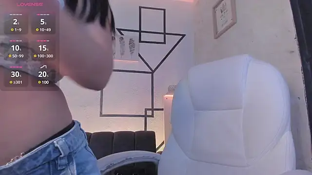 LunaBaker-1 online show from January 2025 09:51:02 PM