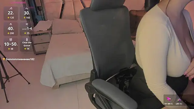 LunaBaker-1 online show from January 2025 11:07:01 PM