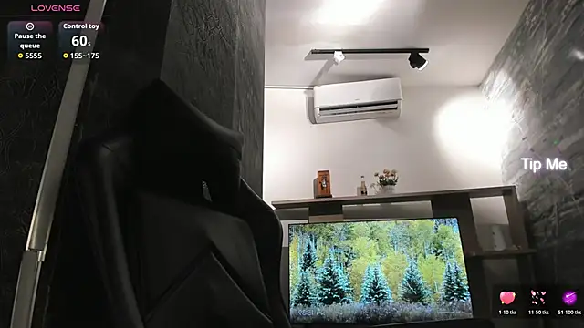 Snapshot of LunaBaker-1 chatting on December 2025 08:37:02 PM LunaBaker-1 online show from December 2025 08:37:02 PM