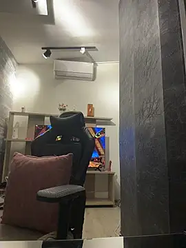 Snapshot of LunaBaker-1 chatting on December 2025 07:53:02 PM LunaBaker-1 online show from December 2025 07:53:02 PM