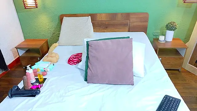 dannaahbrown online show from February 2025 08:00:02 PM