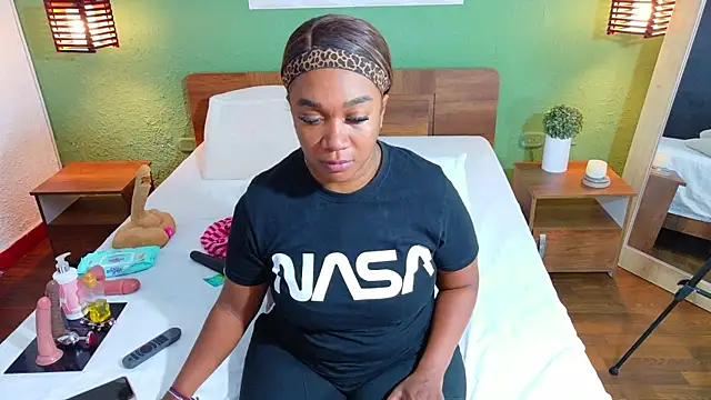 dannaahbrown online show from September 2025 07:36:01 PM