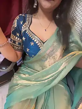 Snapshot of LuscousPussy chatting on December 2025 07:44:01 PM LuscousPussy online show from December 2025 07:44:01 PM