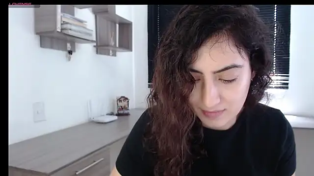 MIYESSI online show from February 2025 03:43:01 PM