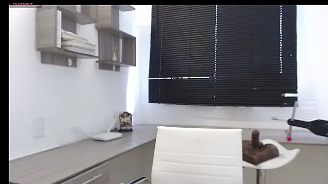 MIYESSI online show from March 2025 08:40:01 PM