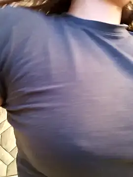 MIYESSI online show from November 2025 03:23:02 PM