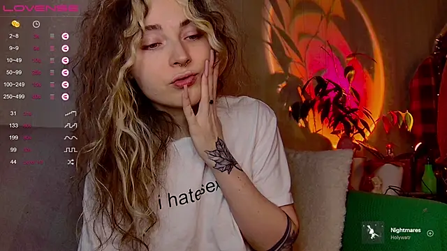 IttyKitty online show from April 2026 10:32:01 PM