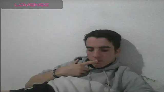 Snapshot of Tombgy07 chatting on January 2025 08:46:02 PM Tombgy07 online show from January 2025 08:46:02 PM