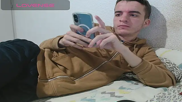 Snapshot of Tombgy07 chatting on November 2025 08:30:02 PM Tombgy07 online show from November 2025 08:30:02 PM