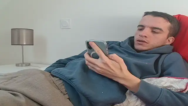 Snapshot of Tombgy07 chatting on November 2025 01:12:02 PM Tombgy07 online show from November 2025 01:12:02 PM