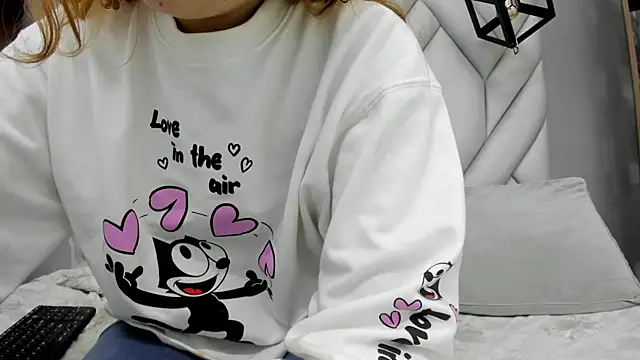 SakuraLee  online show from January 2025 08:00:01 PM