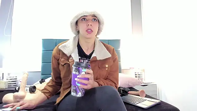 charlott lens online show from October 2025 06:31:01 PM