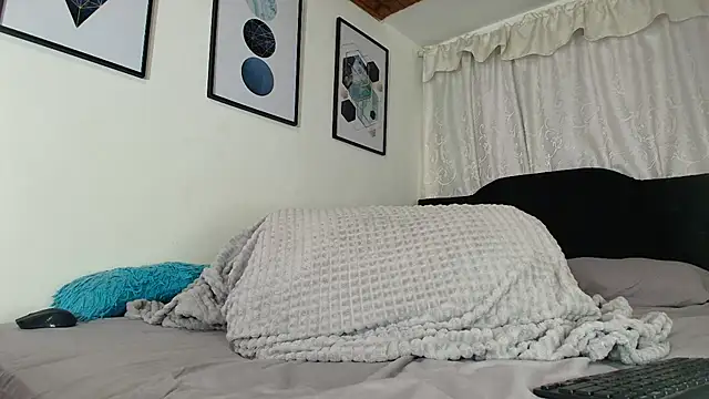 sam her online show from September 2025 09:04:02 PM