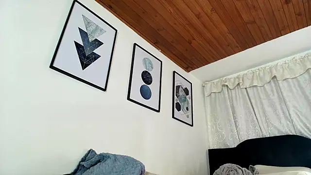 sam her online show from October 2025 07:44:02 PM