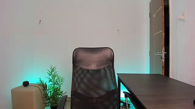 camille-rose online show from February 2025 09:41:02 PM