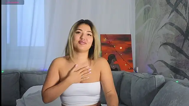 lily  foster online show from December 2024 06:03:02 AM