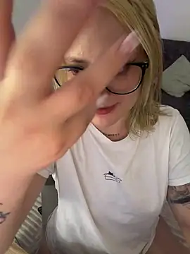 Megan lu2 online show from April 2026 02:02:02 PM