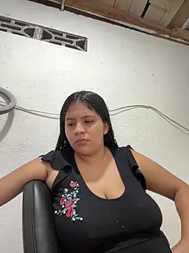 moncerrat luna online show from June 2026 07:25:01 PM
