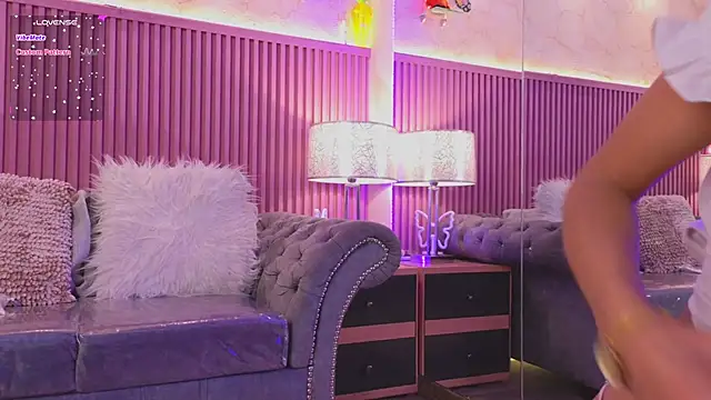 Emiily Scott1 online show from December 2024 07:44:01 PM