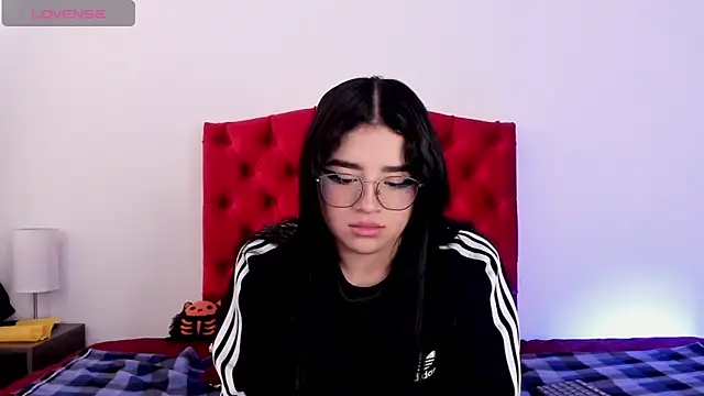 Snapshot of aliice_walker_ chatting on December 2024 03:47:02 PM aliice walker online show from December 2024 03:47:02 PM