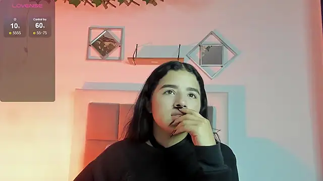 Snapshot of aliice_walker_ chatting on January 2025 12:26:02 PM aliice walker online show from January 2025 12:26:02 PM