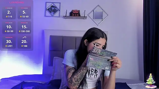 Snapshot of aliice_walker_ chatting on January 2025 01:17:01 PM aliice walker online show from January 2025 01:17:01 PM