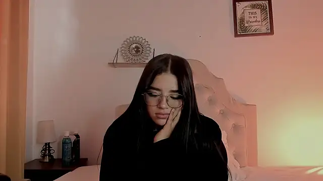 Snapshot of aliice_walker_ chatting on January 2025 07:32:01 PM aliice walker online show from January 2025 07:32:01 PM