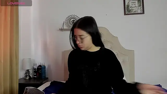 Snapshot of aliice_walker_ chatting on February 2025 01:30:02 PM aliice walker online show from February 2025 01:30:02 PM