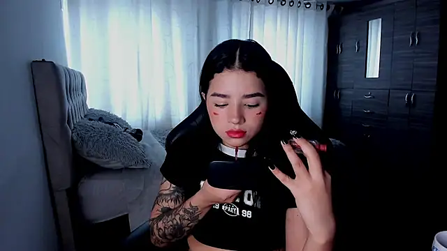 aliice walker  online show from December 2025 03:51:01 PM