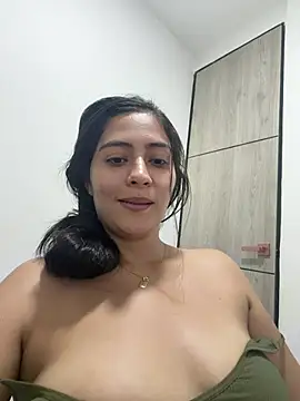 Snapshot of Sophie__Foxxx chatting on June 2026 11:29:01 PM Sophie Foxxx online show from June 2026 11:29:01 PM
