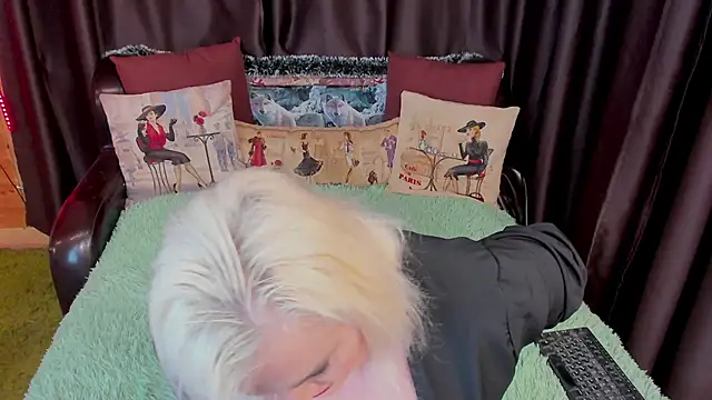 stiphlermom online show from December 2024 01:58:01 PM