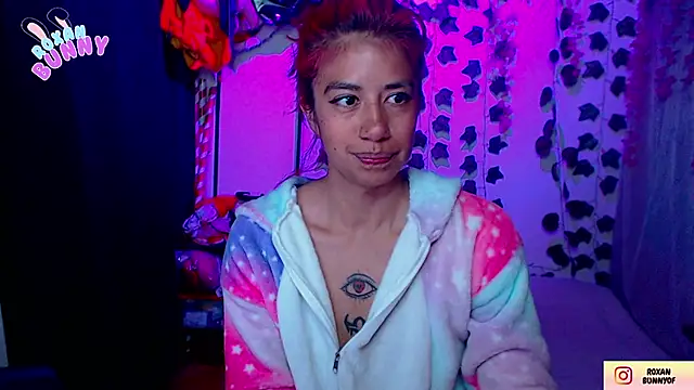 Roxanbunny1 online show from September 2025 06:46:02 AM