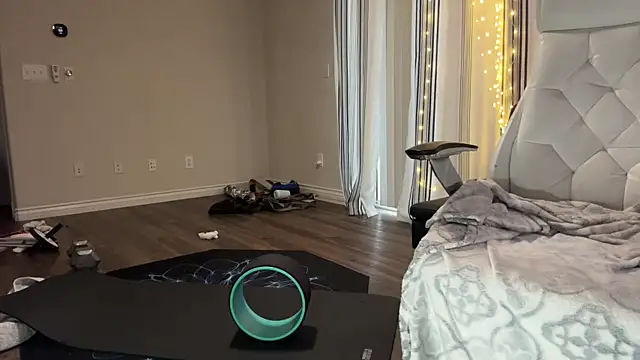 alexmannd online show from October 2025 02:38:01 PM