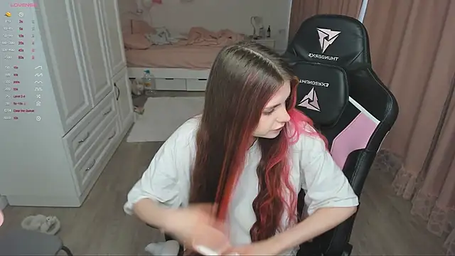 Snapshot of lil_cassie chatting on March 2026 09:33:02 AM lil cassie online show from March 2026 09:33:02 AM