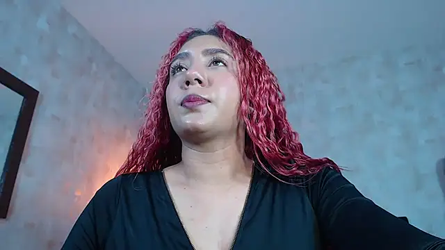 Snapshot of IsabelaLatina chatting on June 2026 06:38:01 AM IsabelaLatina online show from June 2026 06:38:01 AM