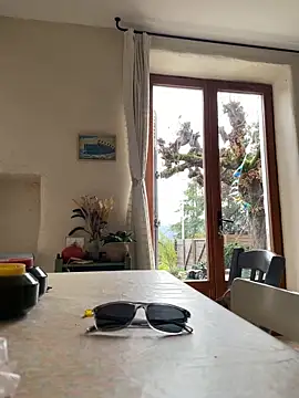 la chiennete online show from November 2025 12:29:02 PM