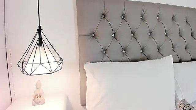 Victoriaxx  online show from February 2025 08:01:01 PM