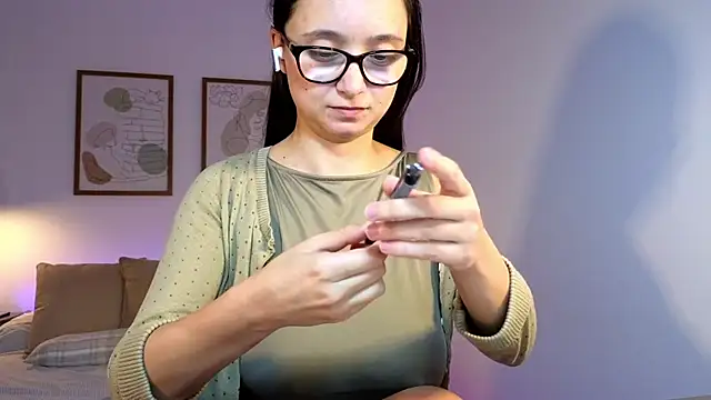 Snapshot of leyla_babe chatting on December 2024 02:17:02 PM leyla babe online show from December 2024 02:17:02 PM